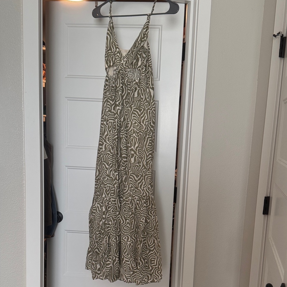 Abercrombie & Fitch Beige and White Patterned Maxi Dress